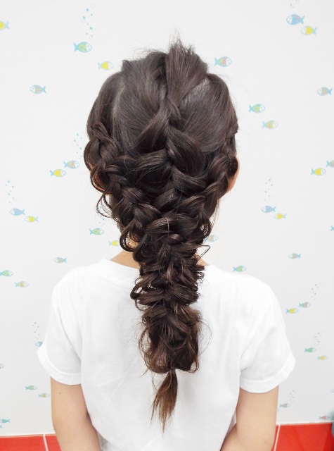 小学生 女の子に人気の髪型は 人気のヘアスタイルランキング アレンジ 料金の相場を徹底調査 小学館hugkum